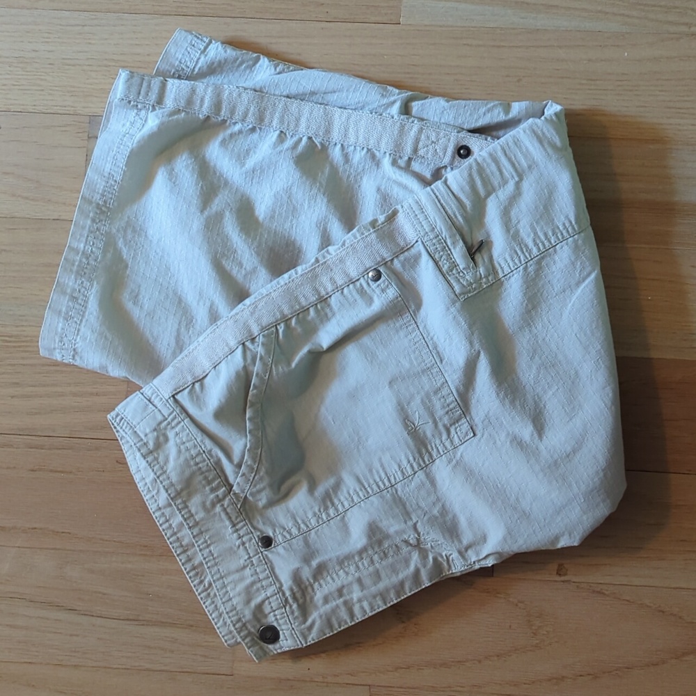 Danskin Now Size M 8-10 Lightweight Tan Cotton Capri Pants